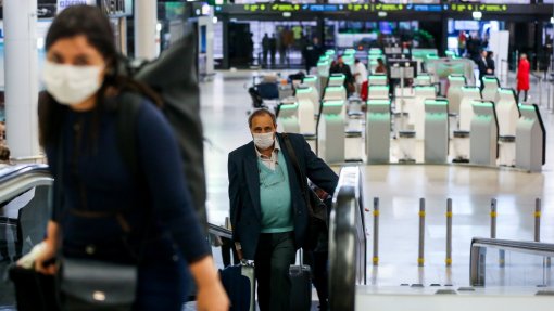 Covid-19: Passageiros que chegam aos aeroportos sem teste &quot;são residuais&quot;