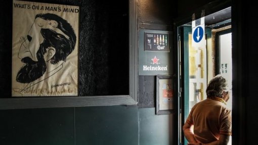 Covid-19: Bares e discotecas podem funcionar como cafés e pastelarias a partir de sábado