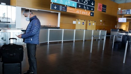Covid-19: UE reduz a 12 lista de países terceiros para reabertura de fronteiras externas