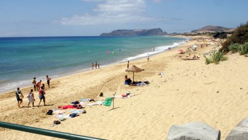 Covid-19: Praias e desporto entre exceções do uso obrigatório de máscara na Madeira