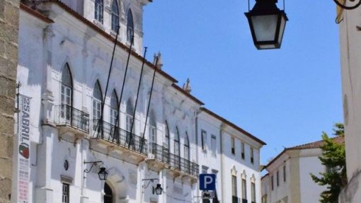 Covid-19: Câmara de Évora exige reabertura urgente das extensões de saúde