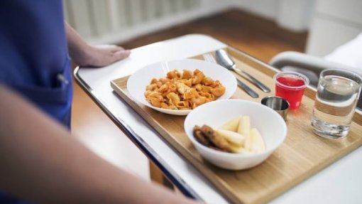 Trabalhadores das lavandarias, resíduos e alimentação dos Hospitais querem aumento de 90 euros