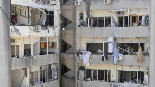 Beirute/Explosões: Português pediu ajuda para regressar - Governo