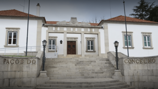 Covid-19: Mora fecha serviços municipais de atendimento após casos positivos na comunidade