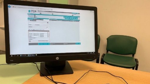 Nova versão da aplicação da Prescrição Eletrónica burocratiza trabalho dos médicos - SIM