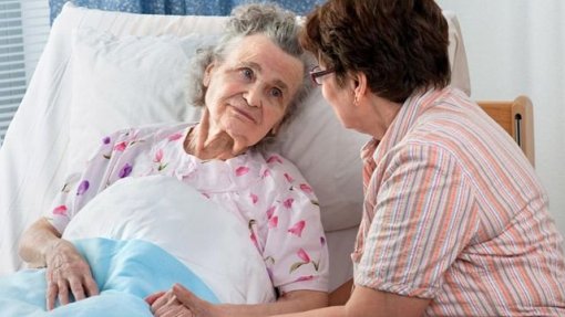 Covid-19: PAN questiona Governo sobre impedimento de visitas a idosos hospitalizados