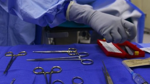 Tempos de espera para cirurgias estão a ser corrigidos, diz Administração Central do Sistema de Saúde