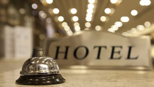 Covid-19: Reconversão de trabalhadores do turismo para área social é &quot;pouco séria&quot; - sindicatos