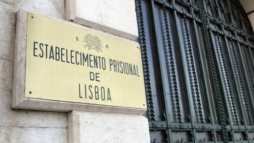 Covid-19: Cinco reclusos em quarentena testaram positivo na cadeia de Lisboa