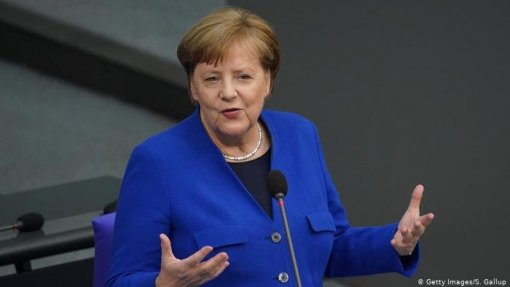 Covid-19: Merkel critica “imagens vergonhosas” do incidente no Reichstag