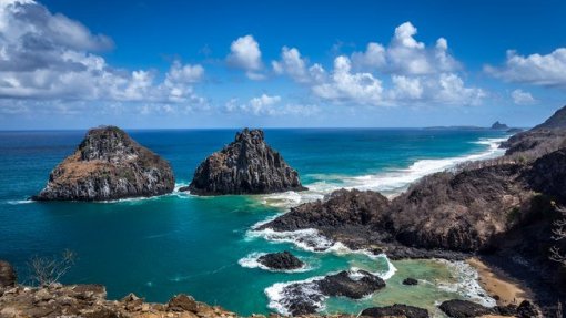 Covid-19: Arquipélago brasileiro reabre só para turistas que já estiveram infetados