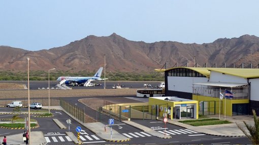 Covid-19: Voos internos em Cabo Verde com apenas 8.600 passageiros num mês