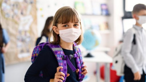 Covid-19: 50.000 alunos faltam às aulas nos Países Baixos por receio do vírus