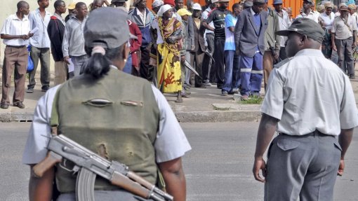 Covid-19: Polícia moçambicana deteve 126 pessoas por violação do estado de emergência