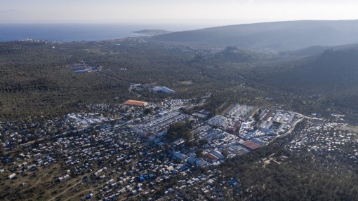 Covid-19: Primeiro caso confirmado em campo de refugiados de Moria, na Grécia