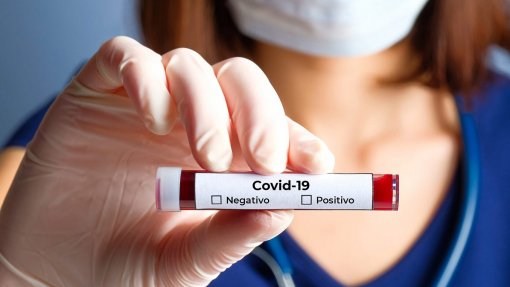 Covid-19: Portugal regista hoje três mortos e 390 novos casos de infeção