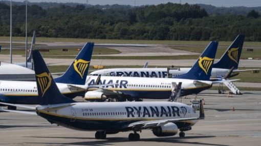 Covid-19: SNPVAC diz que tripulantes Ryanair trabalham como anteriormente e companhia contesta