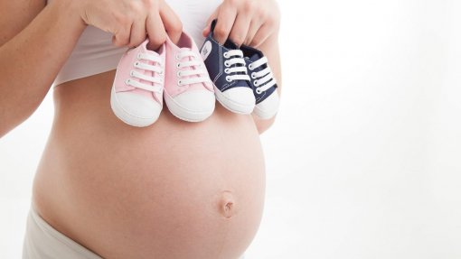 Covid-19: Associação apela para que DGS reveja orientações sobre gravidez e partos