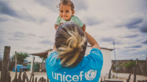 Covid-19: UNICEF coordena compra e distribuição de vacinas em operação “inédita”