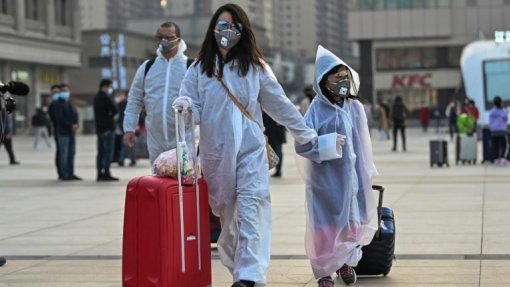 Covid-19: China regista 12 casos nas últimas 24 horas, todos oriundos do exterior