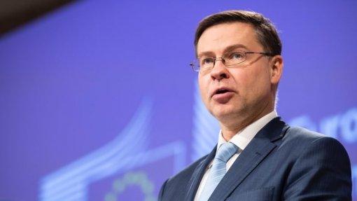 Covid-19: Despesa pública não é suficiente para superar a crise - Dombrovskis