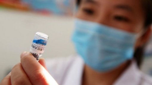 Covid-19: China pode começar a vacinar cidadãos antes do final do ano