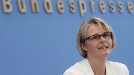 Covid-19: Alemanha investe até 750 milhões de euros para desenvolver vacina