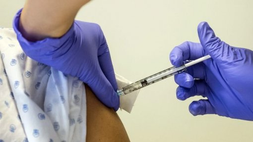 Covid-19: Campanha de vacinação contra a gripe antecipada para 28 de setembro