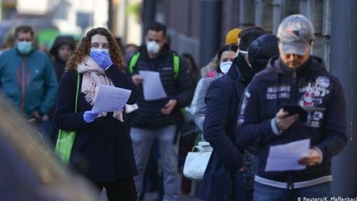 Covid-19: Alemanha regista 922 novos casos na últimas 24 horas