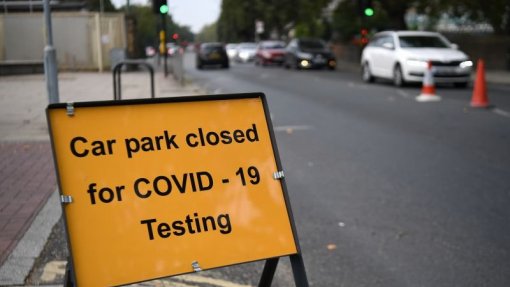 Covid-19: Reino Unido regista 4.926 infeções num dia, novo recorde desde maio