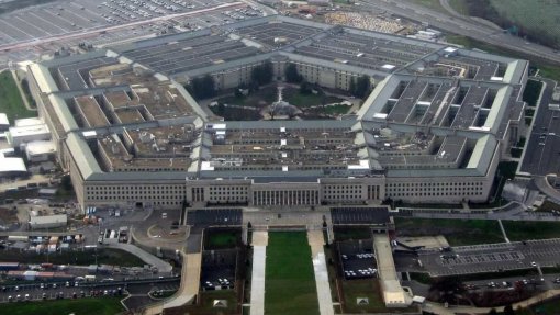Covid-19: Pentágono atribuiu fundos de combate à pandemia a contratos de Defesa