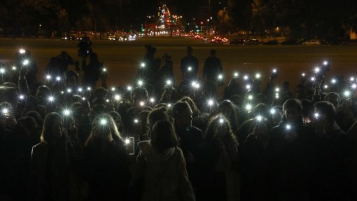 Jovens estão hoje na rua a exigir soluções para a crise climática