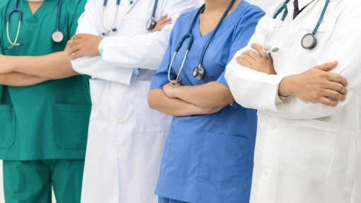 Açores/Eleições: Médicos e enfermeiros temem retoma tardia na saúde após adiamentos causados pela covid-19