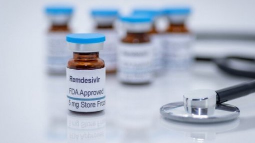 Covid-19: Comissão Europeia paga 70 ME por 500 mil doses de medicamento remdesivir