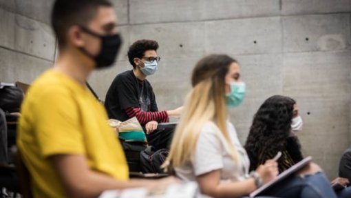 Covid-19: Mais de 40 estudantes universitários infetados no Porto - ARS-Norte