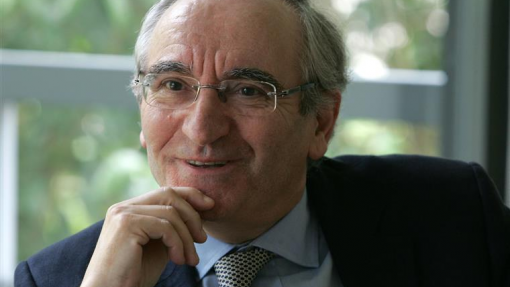 “Custa ver a facilidade com que se dá milhões ao Novo Banco e não há trocos para os lares” – Bagão Félix