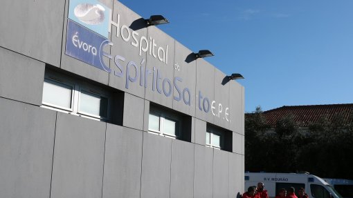 Covid-19: Hospital de Évora retoma internamento de grávidas após infeção de médica