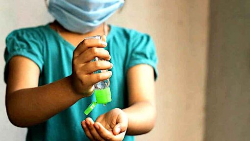 Covid-19: intoxicação com gel hidroalcoólico em Espanha aumenta em crianças devido à pandemia