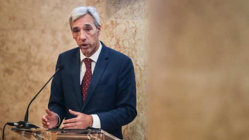 Covid-19: Ministro não vê &quot;nenhuma dificuldade&quot; em militares usarem ‘app’ StayAway Covid