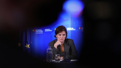 Covid-19: Governo confortável com qualquer decisão da AR sobre uso da aplicação