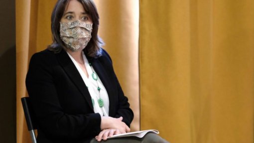 Covid-19: BE defende que futura comissão avalie possíveis restrições devido à pandemia