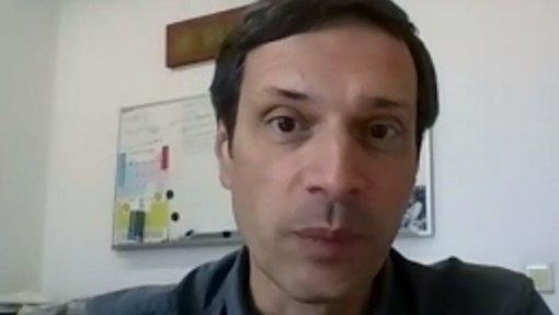 “Começaram a prometer-nos vacinas muito cedo”, afirma Diretor Laboratório Bioquímica e Desenvolvimento de Fármacos do IMM João Lobo Antunes