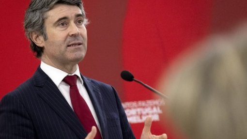 OE2021: PS acusa Rio de abandonar defesa do &quot;valor do interesse nacional&quot;