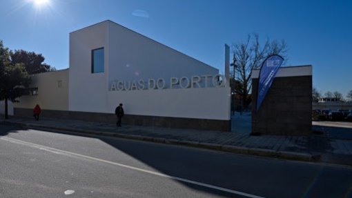 Covid-19: Confirmada morte de infetado nas Águas do Porto, 40 trabalhadores em isolamento