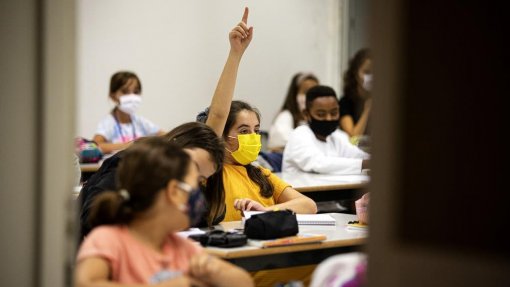 Covid-19: Autoridades registam 63 surtos ativos em escolas