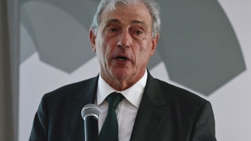 Covid-19: É precisa &quot;estratégia global&quot; de combate, diz antigo ministro Luís Filipe Pereira