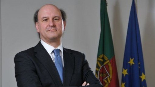 Covid-19: Antigo ministro da Saúde Leal da Costa admite novo estado de emergência