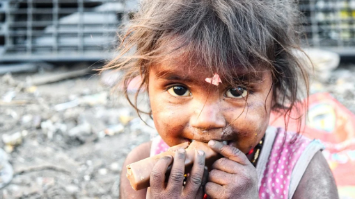 Fome continua “grave” em mais de 50 países e atuais crises dificultam perspetivas – relatório