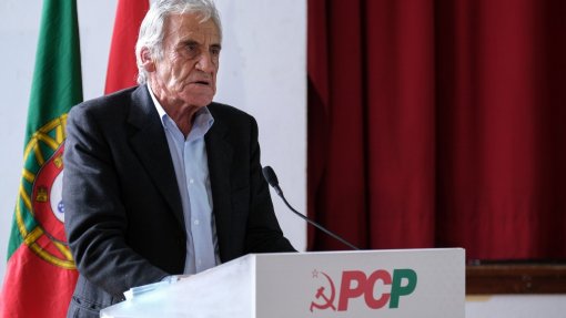 Covid-19: PCP evita falar de recolher obrigatório e alerta para respeito dos direitos