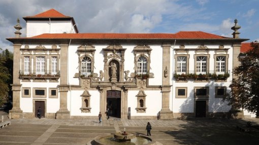 Covid-19: Guimarães mobiliza equipas multidisciplinares de combate à pandemia